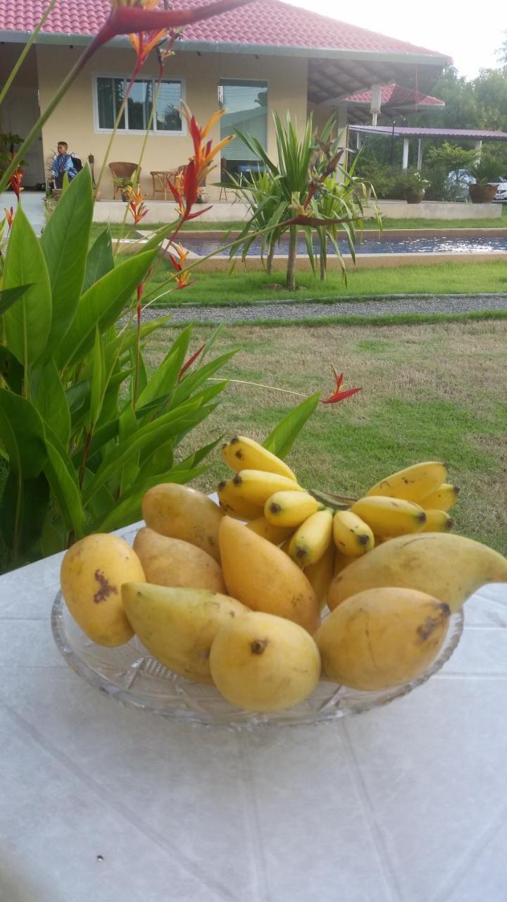 Longan Tree Acomodação com café da manhã Ban Nam Thong Exterior foto