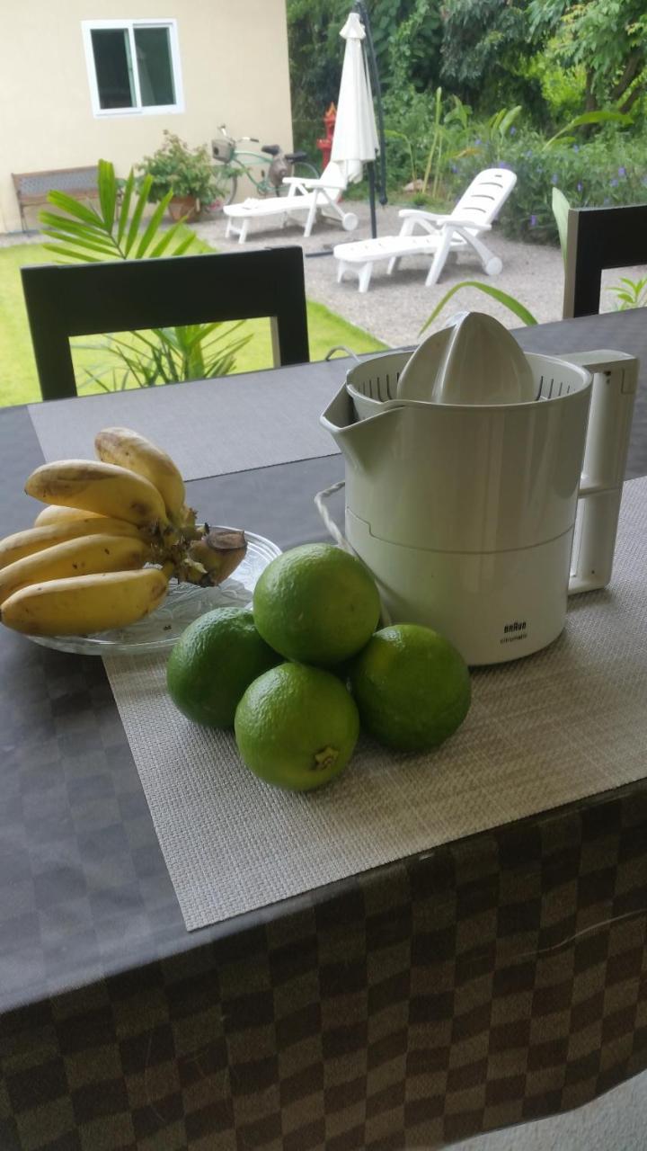 Longan Tree Acomodação com café da manhã Ban Nam Thong Exterior foto
